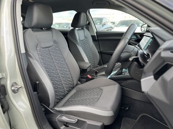 2025 Audi A1 citycarver II (GB), серебристый, 1400000 рублей - вид 8