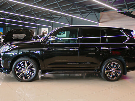 2019 Lexus LX 570 III Рестайлинг 2, чёрный, 8779000 рублей, вид 2