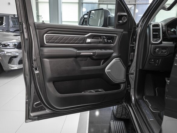 2026 Ram 1500 Crew Cab V Рестайлинг, серый, 11469084 рублей - вид 11