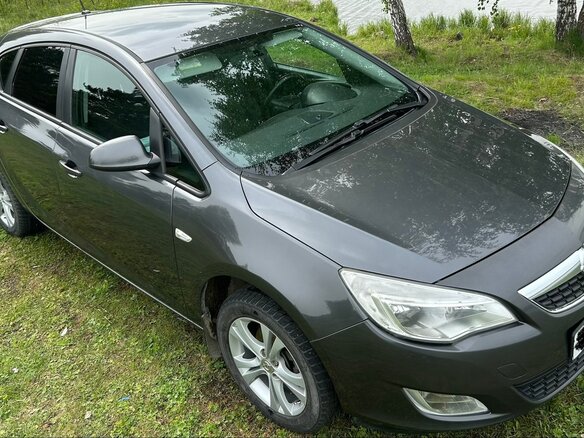 2011 Opel Astra J, серый, 700000 рублей