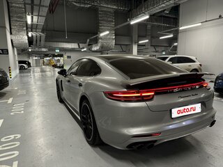 2017 Porsche Panamera Turbo II, серебристый, 6999999 рублей, вид 4
