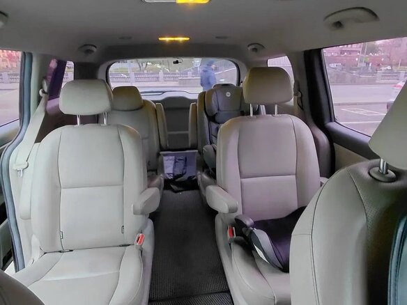2017 Kia Carnival III, жёлтый, 2400000 рублей - вид 4
