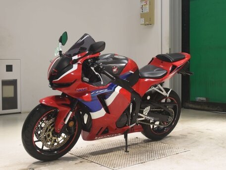 2021 Honda CBR 600RR, красный, 857000 рублей, вид 3
