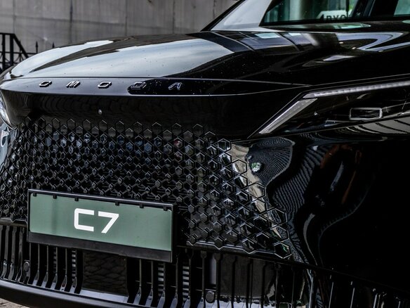 2026 Omoda C7, чёрный - вид 8
