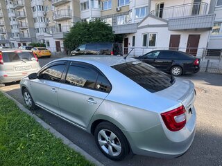 2014 Skoda Rapid I, серебристый, 1100000 рублей, вид 3