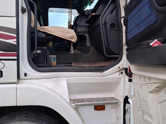 1995 Volvo FH, белый, 800000 рублей - вид 9