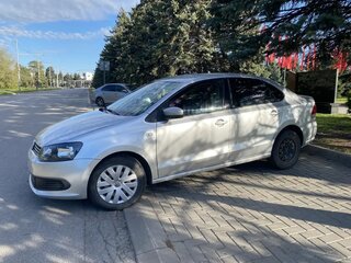 2015 Volkswagen Polo V, серебристый, 880000 рублей, вид 4