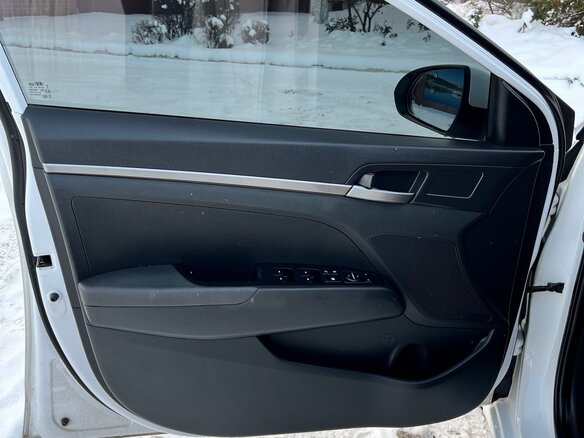 2017 Hyundai Elantra VI (AD), белый, 1400000 рублей - вид 13