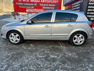 2008 Opel Astra H Рестайлинг, серебристый, 530000 рублей, вид 3