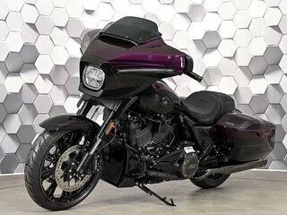 2025 Harley-Davidson CVO Street Glide, фиолетовый, 4499000 рублей, вид 2