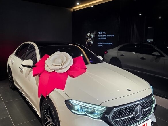 2026 Mercedes-Benz E-Класс 300 VI (W214, S214), белый - вид 2