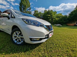 2017 Nissan Note e-Power II Рестайлинг, белый, 1500000 рублей, вид 1