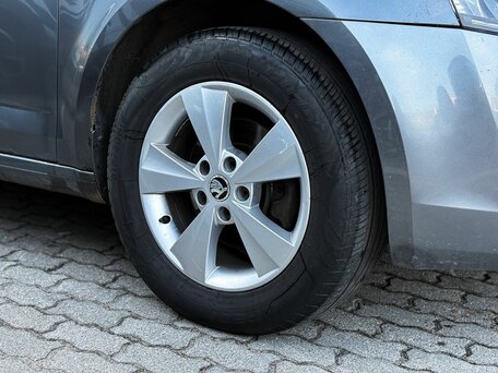 2015 Skoda Octavia III (A7), серый, 992000 рублей, вид 5