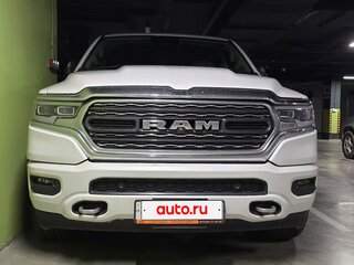 2018 Ram 1500 Crew Cab V, белый, 6900000 рублей, вид 5