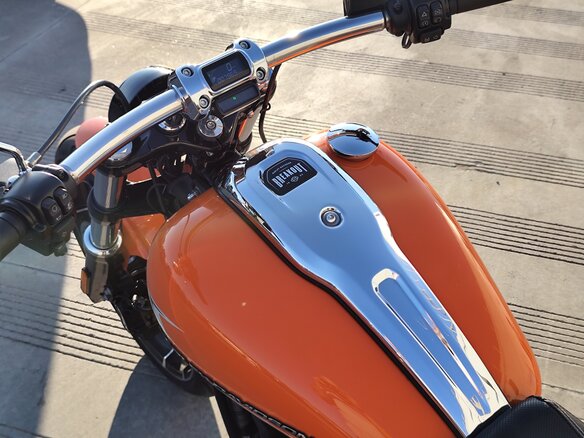 2023 Harley-Davidson Breakout, оранжевый, 1990000 рублей - вид 12