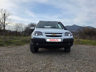 2017 Chevrolet Niva I Рестайлинг, белый, 620000 рублей, вид 1