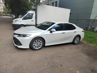 2020 Toyota Camry VIII (XV70), белый, 3000000 рублей, вид 1
