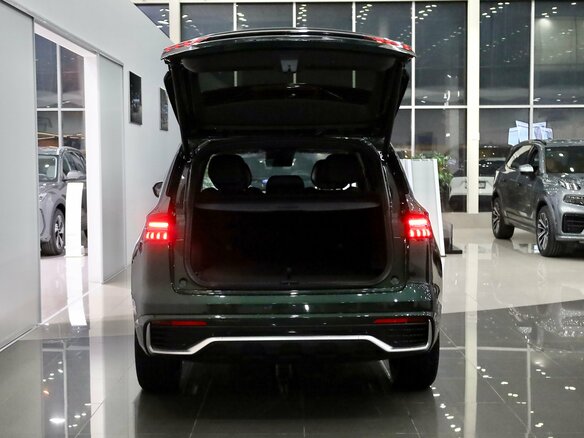 2026 Geely Monjaro I Рестайлинг, зелёный - вид 3