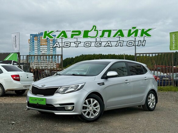 2015 Kia Rio III Рестайлинг, серебристый, 1099000 рублей - вид 2