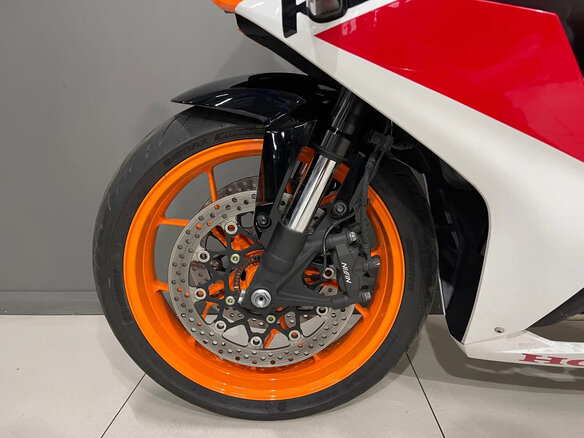 2022 Honda CBR 650R, оранжевый, 860000 рублей - вид 13