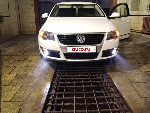 2009 Volkswagen Passat B6, белый, 700000 рублей - вид 3