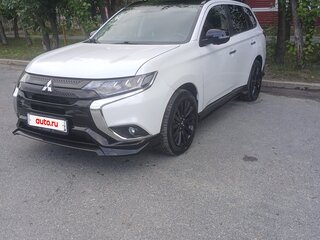 2022 Mitsubishi Outlander III Рестайлинг 3, белый, 3399000 рублей, вид 1