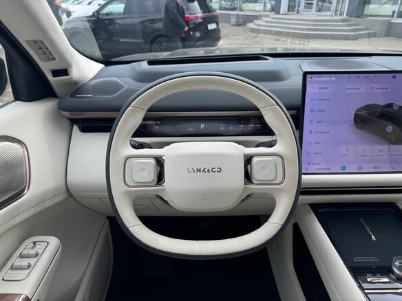 2025 Lynk & Co 900, чёрный - вид 24