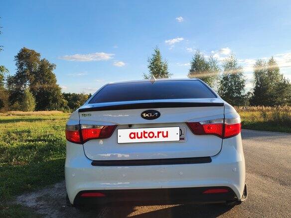 2012 Kia Rio 5-speed III, белый, 810000 рублей - вид 7