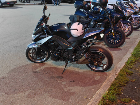 2010 Kawasaki Z 1000, чёрный, 650000 рублей, вид 1