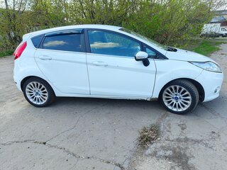 2012 Ford Fiesta Mk6, белый, 550000 рублей, вид 3