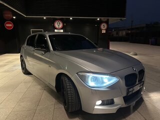 2012 BMW 1 серии 118i II (F20/F21), серебристый, 1049999 рублей, вид 3