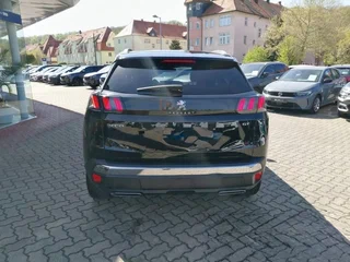 2023 Peugeot 3008 II Рестайлинг, чёрный, 2100000 рублей, вид 5