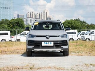 2026 Volkswagen Tharu XR, серый, 2201000 рублей, вид 3