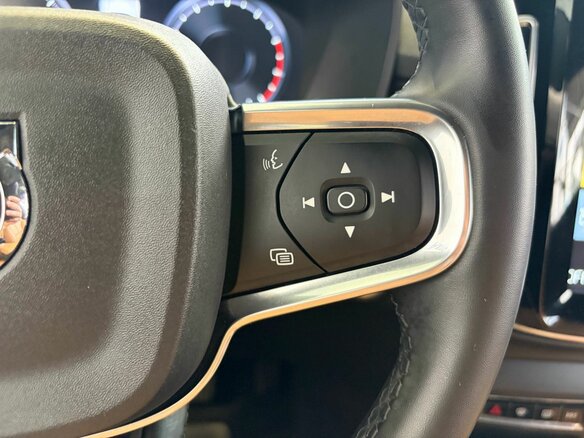 2021 Volvo XC40 I, белый, 3399000 рублей - вид 15