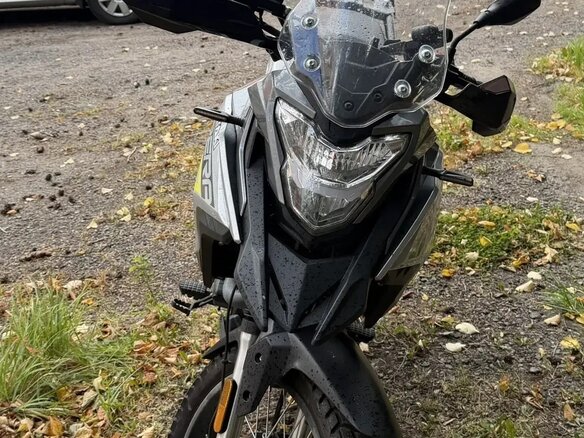2025 Ataki Carrera, серый