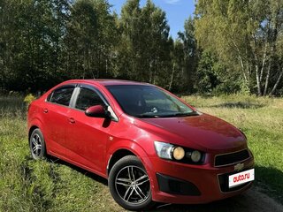 2012 Chevrolet Aveo II, красный, 650000 рублей, вид 2