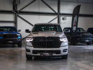 2026 Ram 1500 Crew Cab V Рестайлинг, серебристый, 9690000 рублей, вид 4