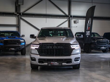 2026 Ram 1500 Crew Cab V Рестайлинг, серебристый, 9690000 рублей, вид 4