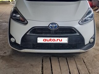 2017 Toyota Sienta II, белый, 1270000 рублей, вид 1