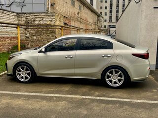 2019 Kia Rio IV, бежевый, 1980000 рублей, вид 4