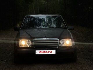 1993 Mercedes-Benz E-Класс 200 I (W124), чёрный, 160000 рублей, вид 1