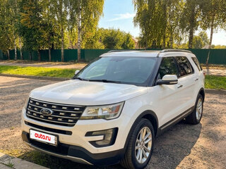 2017 Ford Explorer V Рестайлинг, белый, 3150000 рублей, вид 1
