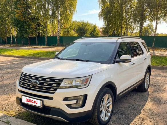 2017 Ford Explorer V Рестайлинг, белый, 3150000 рублей