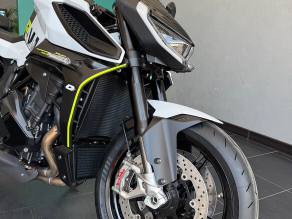 2026 QJMotor SRK 921, красный, 990000 рублей - вид 5