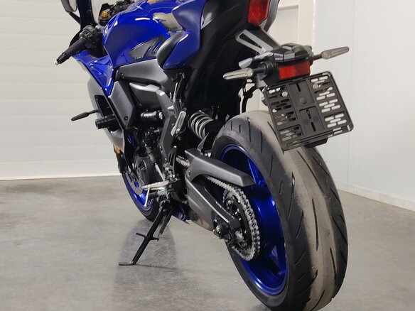 2022 Yamaha YZF-R7, синий, 799000 рублей - вид 6