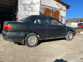 1997 Mitsubishi Carisma I, зелёный, 135000 рублей, вид 2