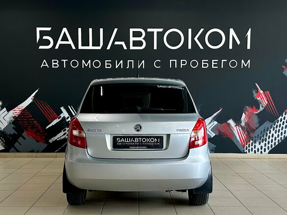 2013 Skoda Fabia II Рестайлинг, серебристый - вид 4