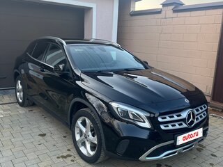 2017 Mercedes-Benz GLA 200 I (X156) Рестайлинг, чёрный, 2490000 рублей, вид 3