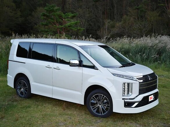 2023 Mitsubishi Delica D:5 I Рестайлинг, белый, 2700000 рублей - вид 3