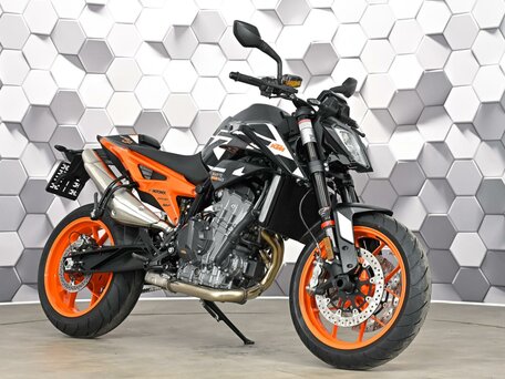 2023 KTM 890 Duke GP, чёрный, 899000 рублей, вид 1